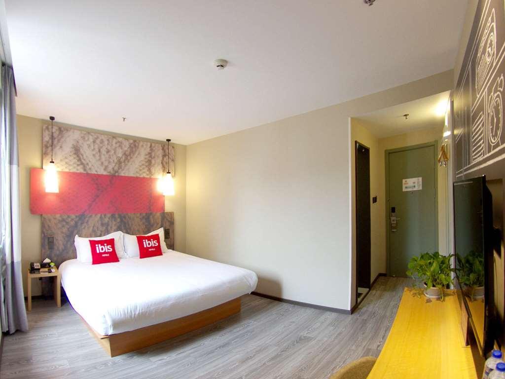 Ibis Beijing Tiantandongmen Metro Station Hotel Rum bild
